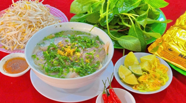 BÁNH CANH TRẢNG BÀNG ĐƯỢC LÀM RA NHƯ THẾ NÀO?