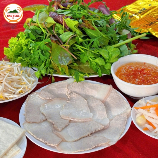 Bánh Tráng Phơi Sương Cuốn Thịt Luộc - Thịt Đùi 